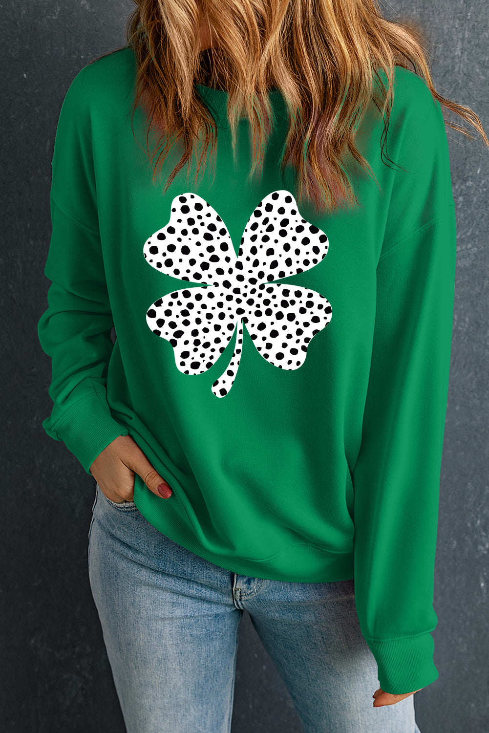 Dark Green St Patricks Day Leopard Four Leaf Clover Graphic Crewneck Sweatshirt