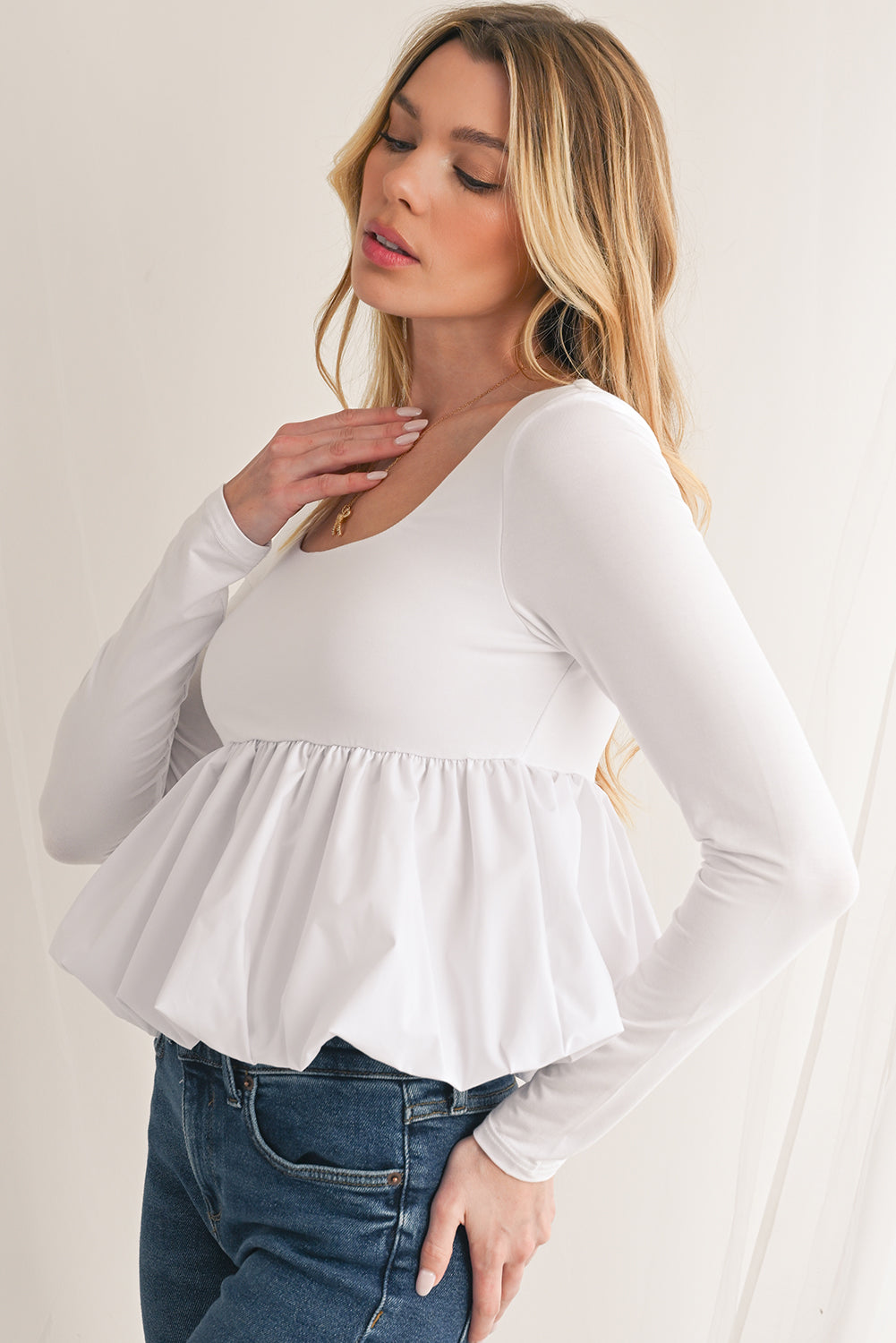 White Elegant Scoop Neck Bubble Hem Long Sleeve Top