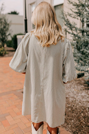 Green Patch Pockets Button Down Short Puff Sleeve Dress-True and Wild