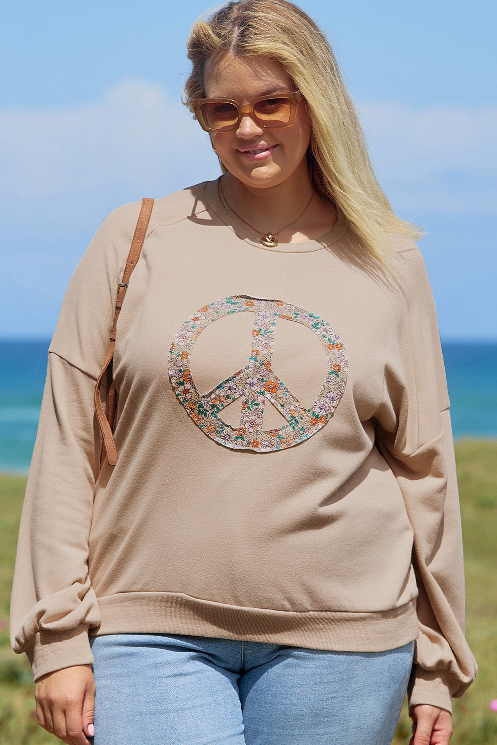 Pale Khaki Floral Peace Graphic Washed Plus Size Sweatshirt