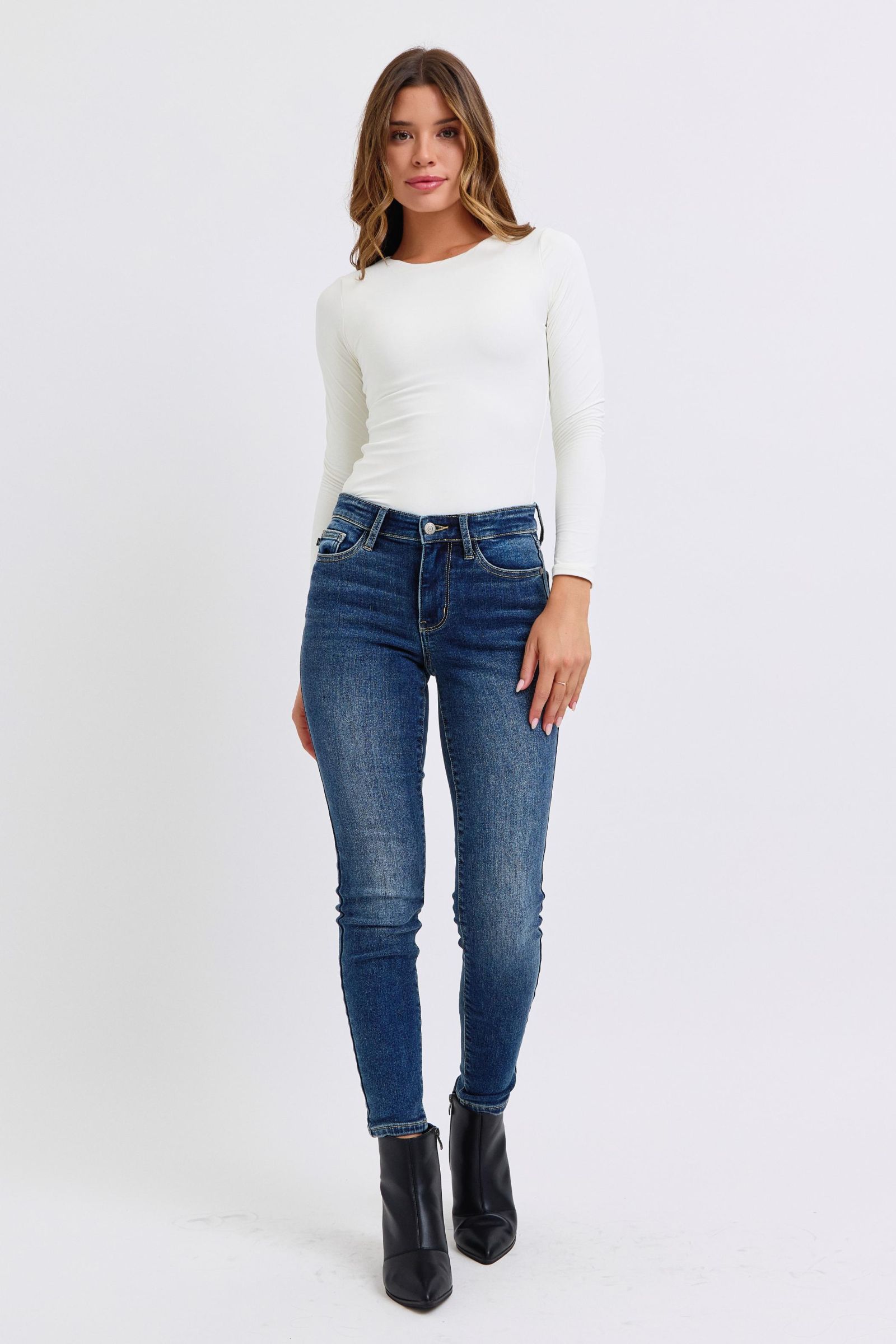 Judy Blue Full Size Mid-Rise Waist Skinny Jeans with Pockets-True and Wild