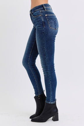 Judy Blue Full Size Mid-Rise Waist Skinny Jeans with Pockets-True and Wild